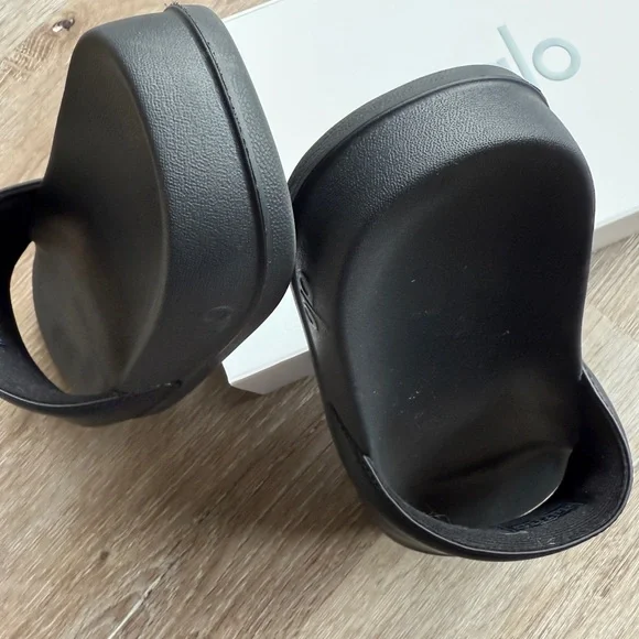 ALO Yoga Black Unisex Slide - Picture 3 of 11